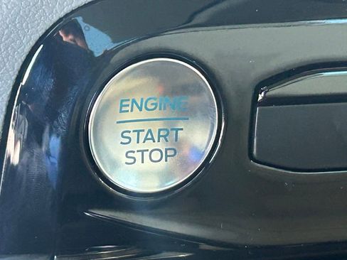 Certified 2024 Ford Escape SE w/ PHEV Premium Package image 44