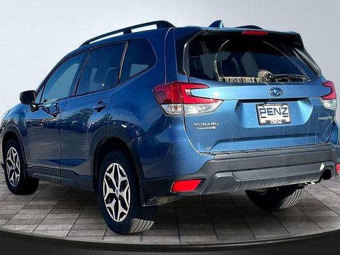 Used 2020 Subaru Forester Premium AWD/4WD image 4