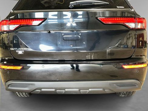 Used 2022 Mitsubishi Outlander ES AWD/4WD image 16