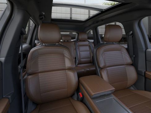 New 2026 Lincoln Nautilus Reserve image 10