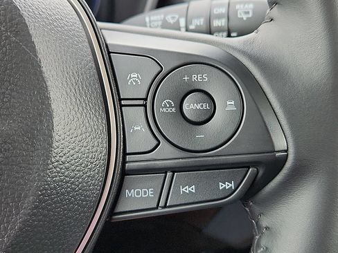 Used 2026 Toyota Corolla Cross XLE w/ Convenience Package FWD image 17