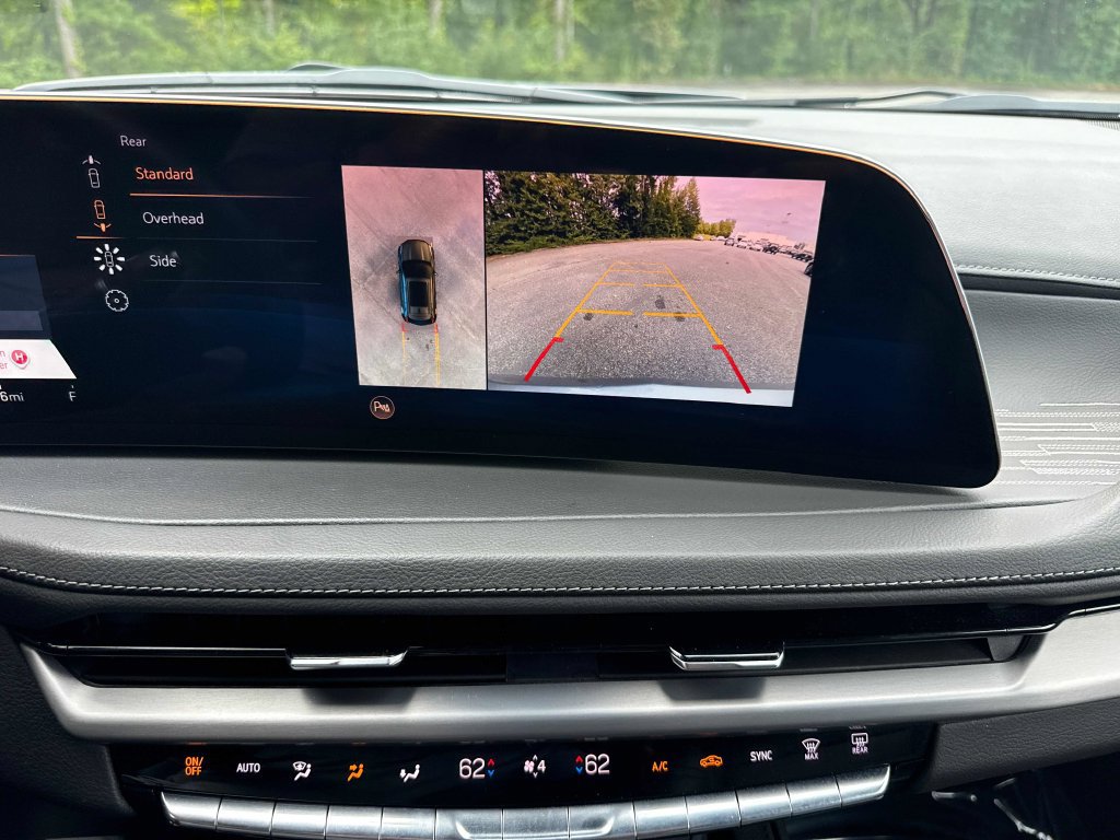 Used 2025 Cadillac XT4 Premium Luxury FWD image 21