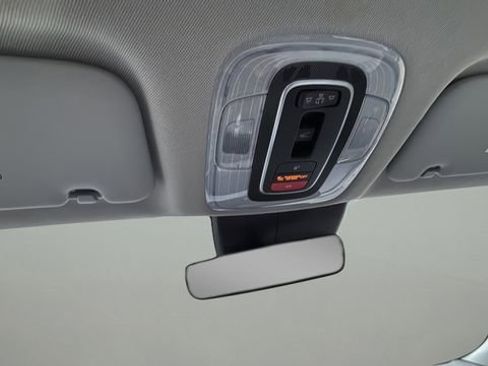 Used 2023 Hyundai Elantra Limited image 28