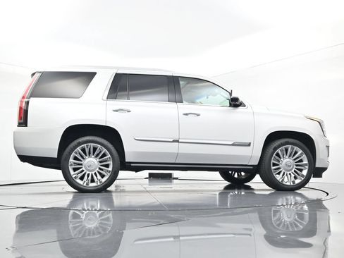 Used 2016 Cadillac Escalade Platinum AWD/4WD image 31