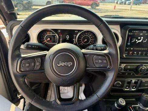Used 2021 Jeep Wrangler Sport AWD/4WD image 23