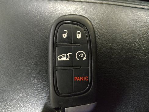 Used 2020 Jeep Cherokee Latitude Plus FWD image 32