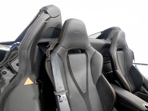 Used 2024 McLaren 750S Spider RWD image 33