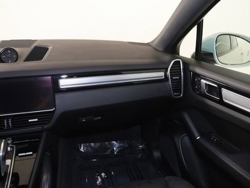 Used 2023 Porsche Cayenne Coupe image 50
