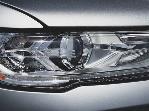 Used 2018 Ford Fusion S FWD image 3