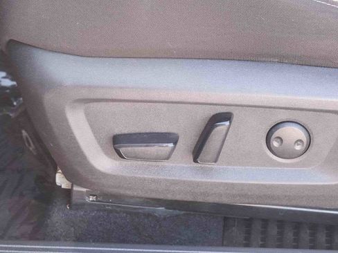 Used 2023 Nissan Rogue SV FWD image 24