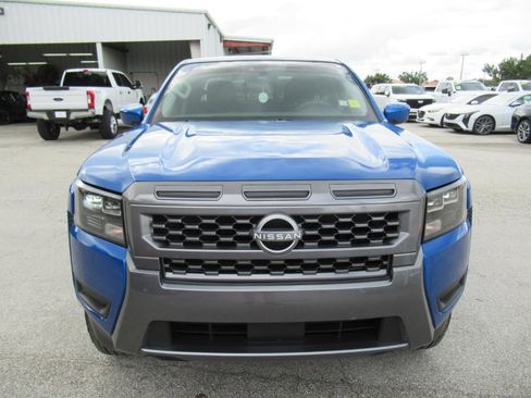 Used 2026 Nissan Frontier SV w/ SV Convenience Package RWD image 3