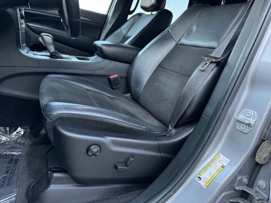 Used 2018 Jeep Grand Cherokee Altitude AWD/4WD image 6