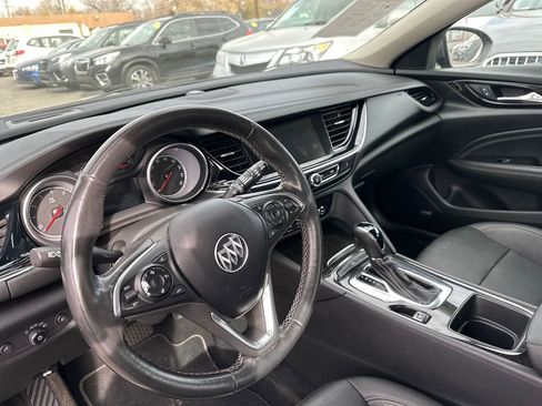 Used 2018 Buick Regal Essence w/ Driver Confidence Package #1 image 19