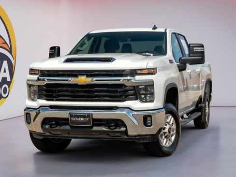 Used 2025 Chevrolet Silverado 2500 LT w/ Convenience Package AWD/4WD image 1