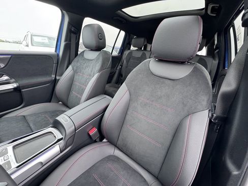 Used 2024 Mercedes-Benz GLB 250 image 21