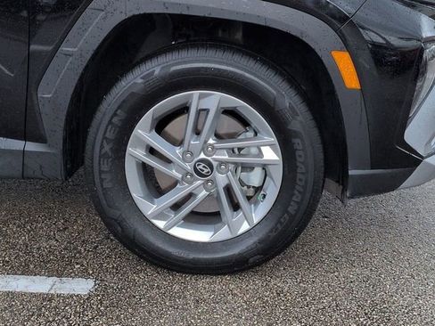 Used 2025 Hyundai Tucson SE AWD/4WD image 11