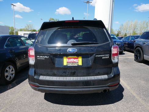 Used 2017 Subaru Forester 2.5i Touring AWD/4WD image 4