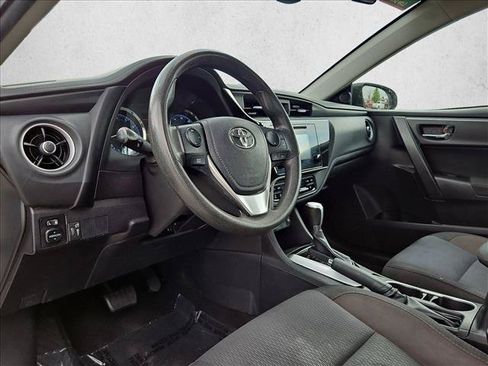 Used 2019 Toyota Corolla LE FWD image 10
