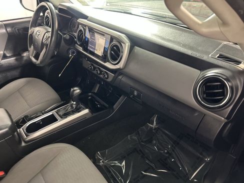 Used 2017 Toyota Tacoma SR5 w/ Tow Package RWD image 26