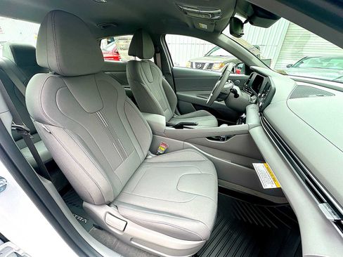New 2026 Hyundai Elantra Sport FWD image 24