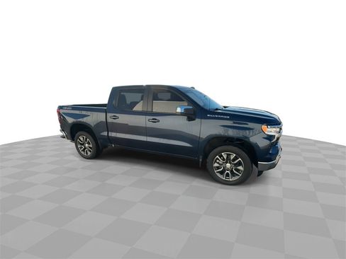 Used 2023 Chevrolet Silverado 1500 LT image 2