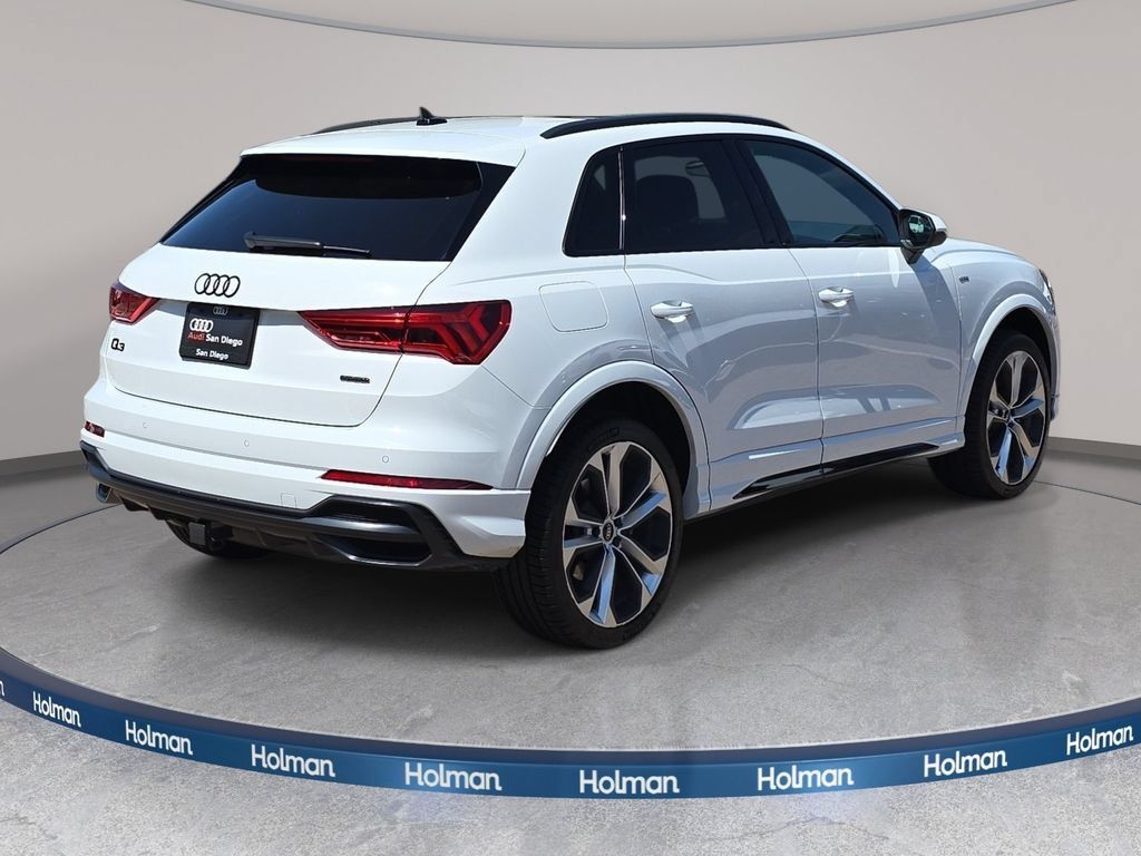 Used 2022 Audi Q3 2.0T Premium Plus w/ Premium Plus Package AWD/4WD image 6