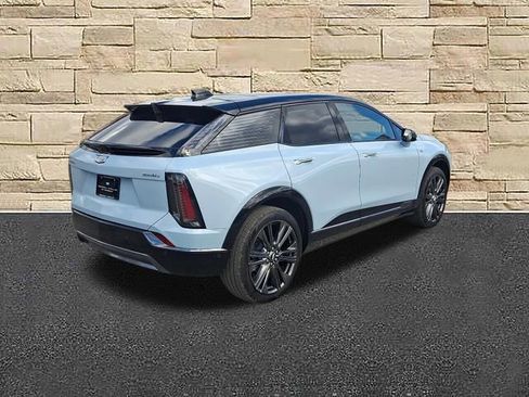 Used 2025 Cadillac Optiq Sport 2 AWD/4WD image 23