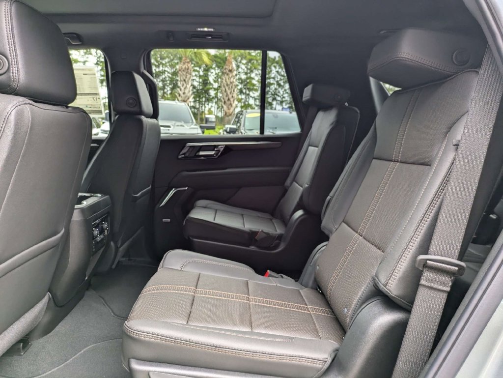 New 2026 Chevrolet Tahoe High Country w/ Sun And Tow Package RWD image 18