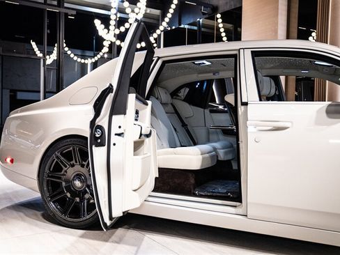 Used 2026 Rolls-Royce Phantom Sedan RWD image 11