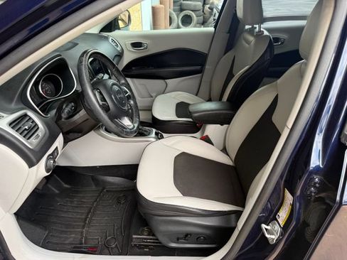 Used 2019 Jeep Compass Latitude w/ Popular Equipment Group AWD/4WD image 6