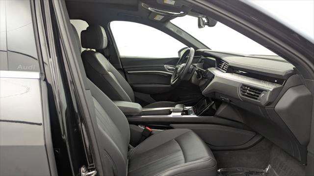 Used 2024 Audi Q8 e-tron Premium Plus w/ Premium Plus Package AWD/4WD image 22