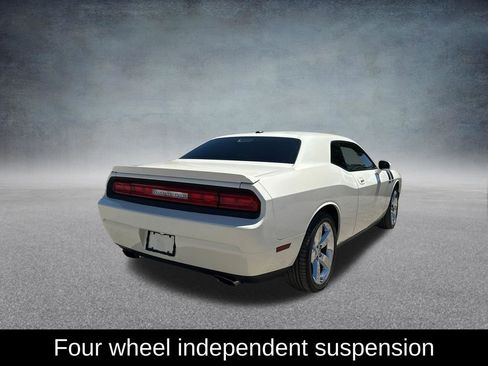 Used 2009 Dodge Challenger R/T RWD image 6