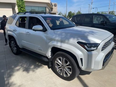 Used 2025 Toyota 4Runner Limited AWD/4WD image 3
