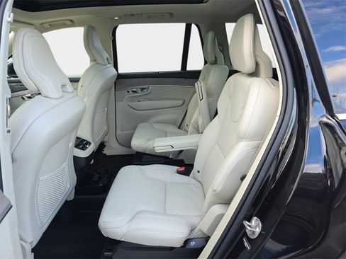 Used 2025 Volvo XC90 B6 Ultra w/ Protection Package Premier image 18