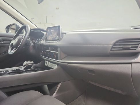 Used 2024 Nissan Rogue S AWD/4WD image 38