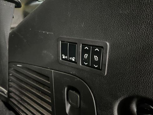 Used 2018 Chevrolet Tahoe LT w/ Luxury Package image 28