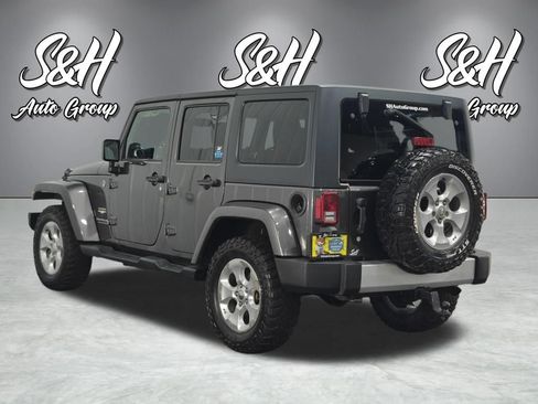 Used 2014 Jeep Wrangler Unlimited Sahara AWD/4WD image 15