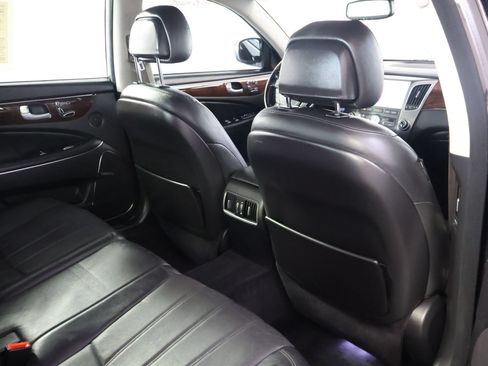 Used 2013 Hyundai Equus Signature RWD image 48