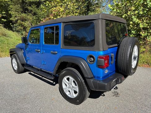 Used 2022 Jeep Wrangler Sport S image 8