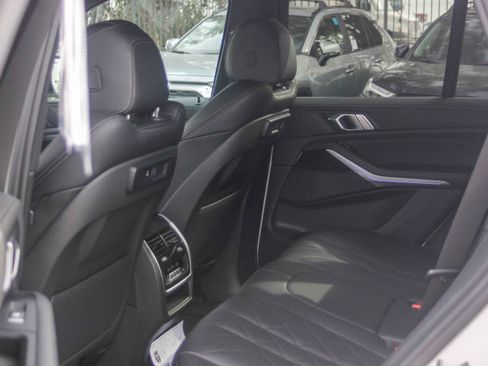 Used 2023 BMW X5 xDrive40i w/ Premium Package image 18