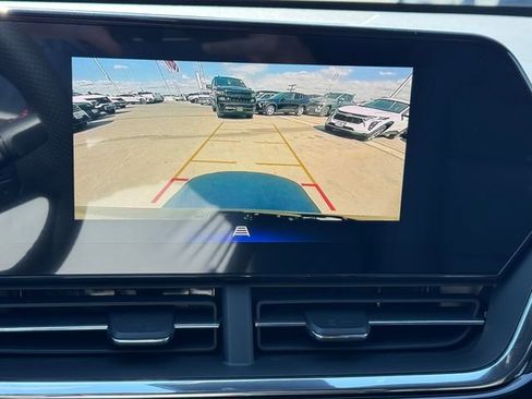 New 2026 Chevrolet Trax RS w/ Sunroof Package FWD image 17