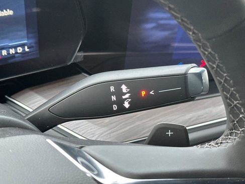 New 2026 Chevrolet Suburban LT image 22