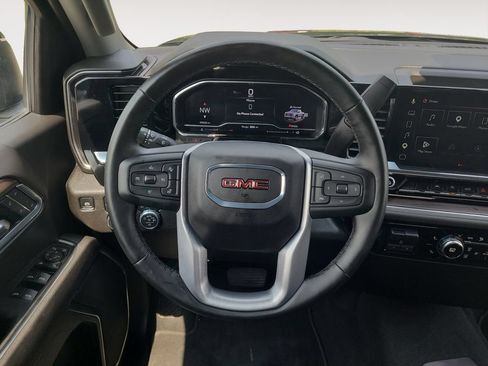 Used 2025 GMC Sierra 1500 SLT AWD/4WD image 12