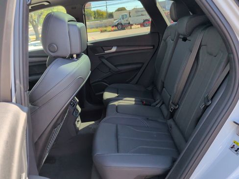 Certified 2024 Audi Q5 e Premium Plus w/ Premium Plus Package image 18