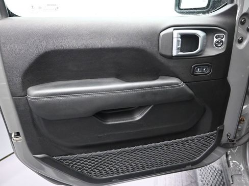 Used 2020 Jeep Wrangler Unlimited Sahara AWD/4WD image 10