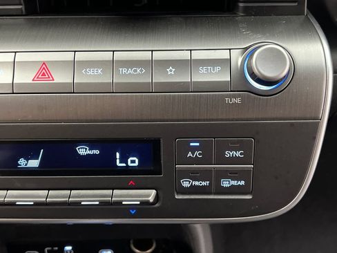 Used 2024 Hyundai Kona SEL FWD image 55