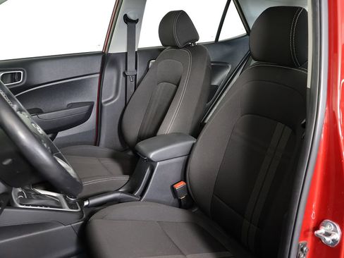 Certified 2024 Hyundai Venue SEL FWD image 25
