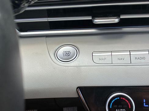 Certified 2024 Hyundai Elantra Limited FWD image 21