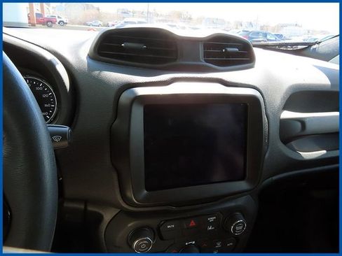 Used 2022 Jeep Renegade Trailhawk image 15