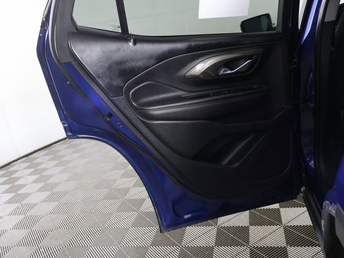 Used 2022 GMC Terrain SLE w/ Driver Convenience Package image 19